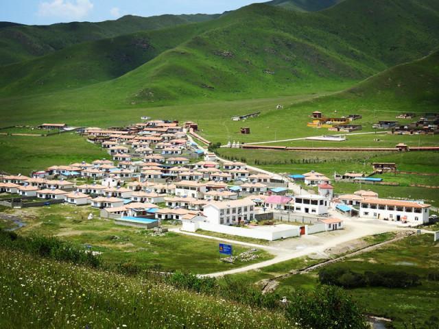 情系群众暖民心 盘龙区松华街道综合执法队获赠锦旗显担当